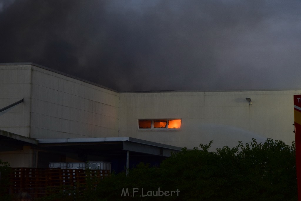 Grossbrand Halle Troisdorf Kriegsdorf Junkersring P325.JPG - Miklos Laubert